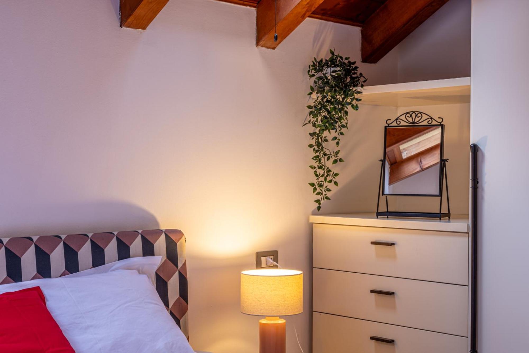 Romantic Suite Navigli - 15Min Duomo - Free Parking Milaan Buitenkant foto